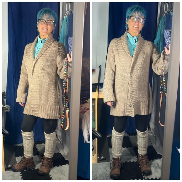 🔥2/$10 |•OLD NAVY•| Tan Comfy Knit Sweater Size Large - Picture 2 of 10